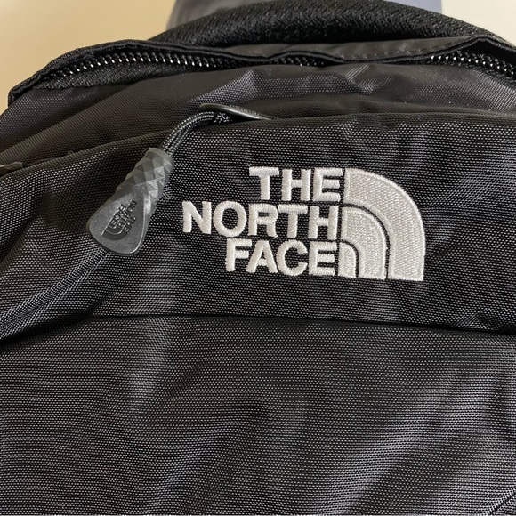 The North Face Generator Backpack School Bag TNF Black BRAND NEW WITH TAGS! - Picture 14 of 14